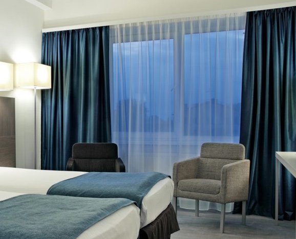 HC22-curtains